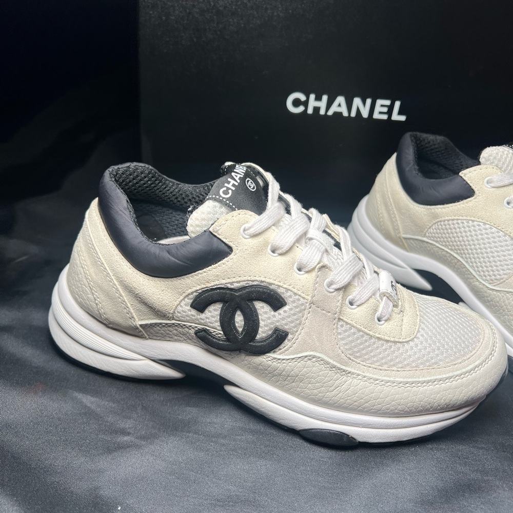 Chanel low top suede sneakers. Comes with Chanel box, laces, dust bags e…